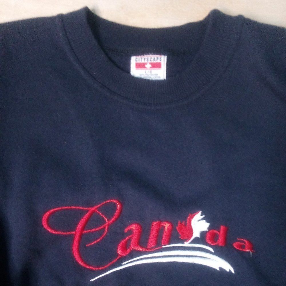 Vintage Canada Embroidered Spell Out Crewneck Sweatshirt